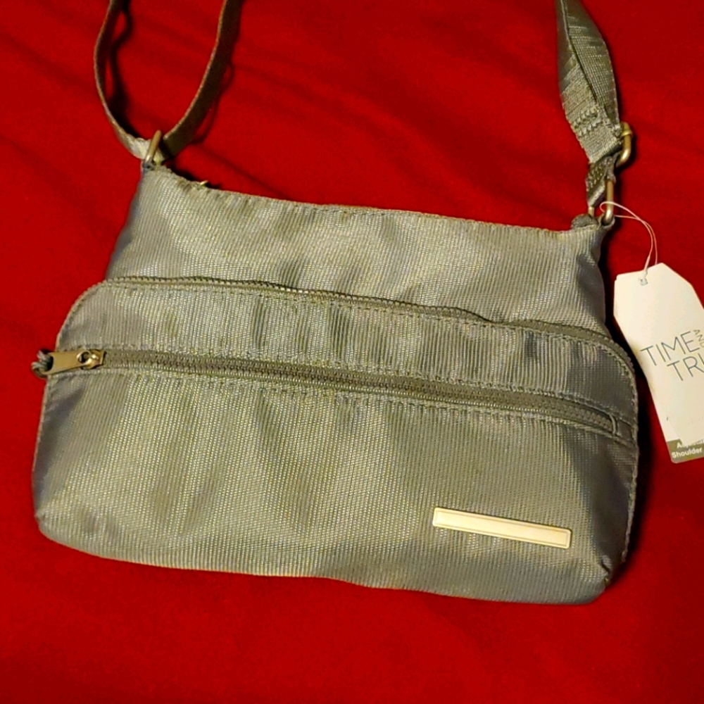 Crossbody in style 😎 👛